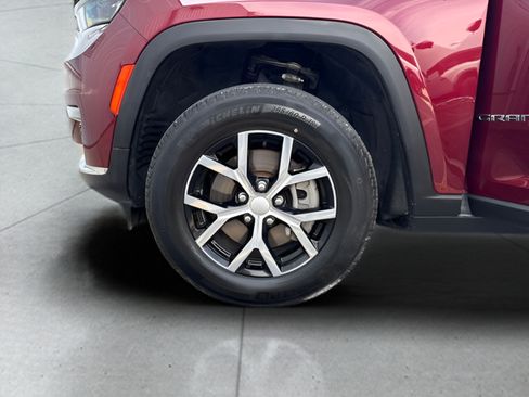 Used 2023 Jeep Grand Cherokee L Limited AWD/4WD image 36