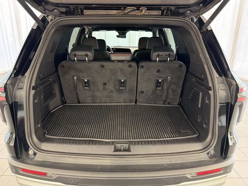 Used 2024 Chevrolet Traverse Z71 w/ LPO, Floor Liner Package AWD/4WD image 23