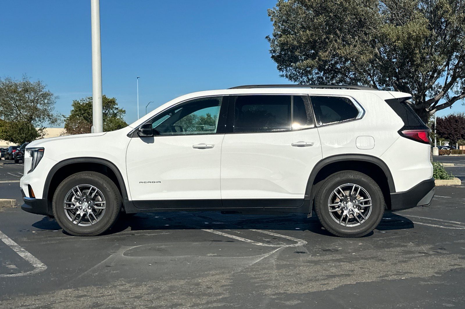 Used 2026 GMC Acadia Elevation FWD image 7