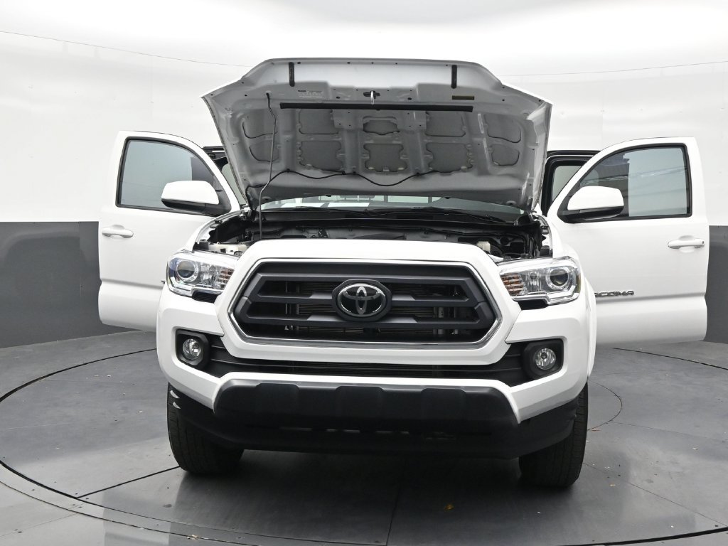 Used 2023 Toyota Tacoma SR5 w/ SR5 Appearance Package RWD image 33