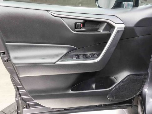 Used 2024 Toyota RAV4 LE FWD image 33