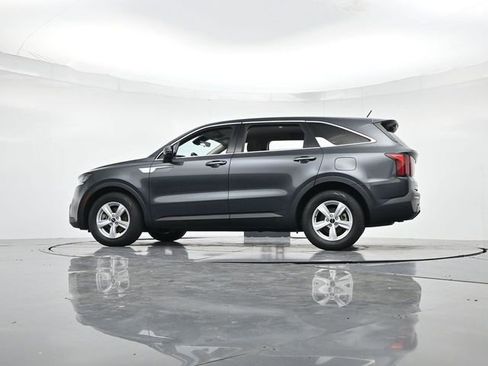 Used 2023 Kia Sorento LX image 38