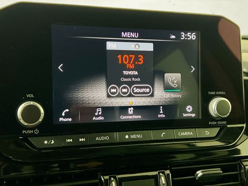 Used 2024 Nissan Pathfinder SV FWD image 28
