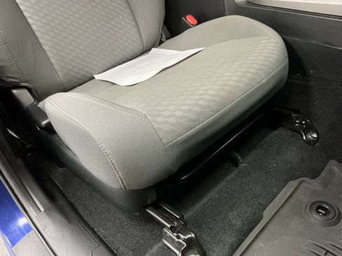 Used 2022 Toyota Tacoma SR5 w/ Black Out Package (TMS) AWD/4WD image 38