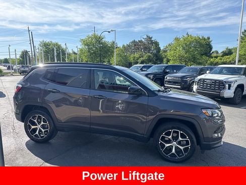 Used 2024 Jeep Compass Limited AWD/4WD image 8