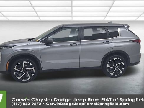 Used 2024 Mitsubishi Outlander SE image 8
