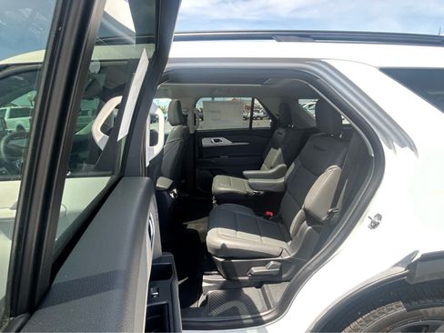 New 2026 Ford Explorer Active w/ Active Comfort Package AWD/4WD image 10