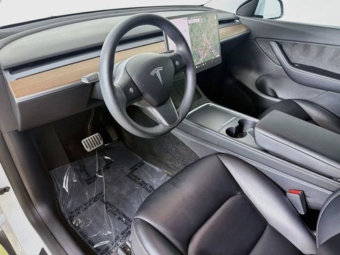 Used 2022 Tesla Model Y Long Range AWD/4WD image 9