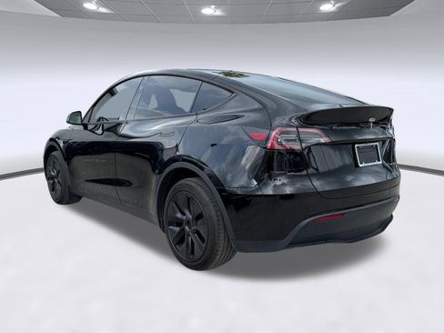 Used 2025 Tesla Model Y Long Range AWD/4WD image 3