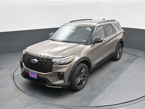 New 2026 Ford Explorer ST-Line w/ ST-Line Street Pack image 11