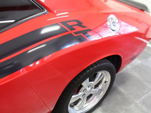 Used 2010 Dodge Challenger R/T image 28