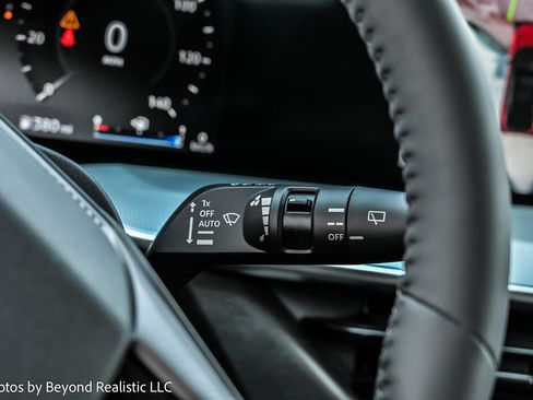 Used 2025 Nissan Murano Platinum w/ Cargo Package image 36