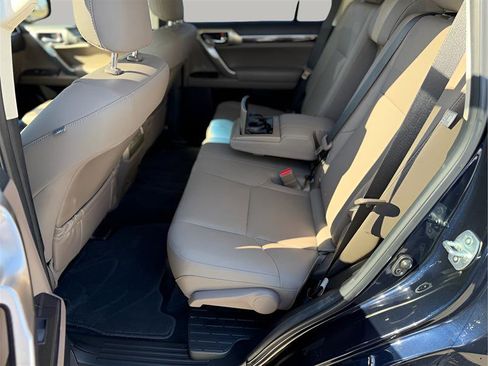 Used 2020 Lexus GX 460 Premium image 32