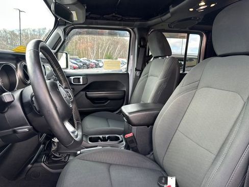 Used 2020 Jeep Gladiator Sport w/ Quick Order Package 24S image 36