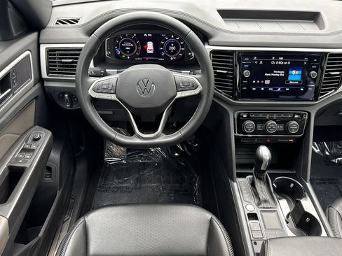 Used 2023 Volkswagen Atlas Cross Sport SE w/ Panoramic Sunroof Package FWD image 15