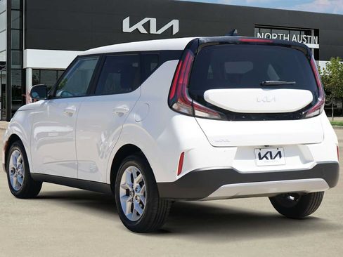 Certified 2024 Kia Soul LX w/ Option Group 015 FWD image 4