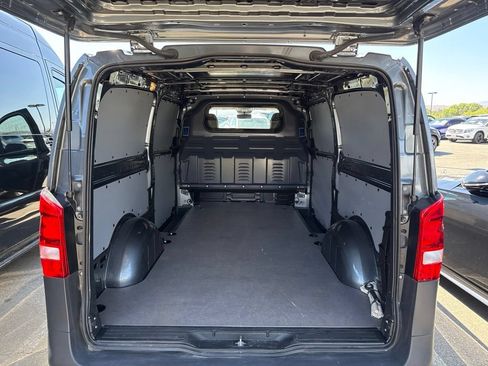 Used 2022 Mercedes-Benz Metris image 8