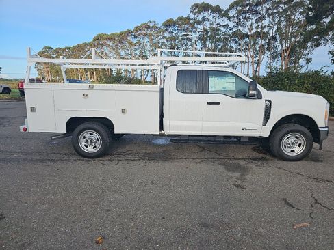 New 2026 Ford F350 XL w/ XL Chrome Package image 34