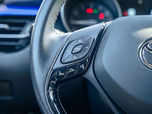 Used 2021 Toyota C-HR XLE image 25