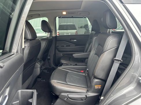 Certified 2023 Nissan Pathfinder SL w/ SL Premium Package AWD/4WD image 14