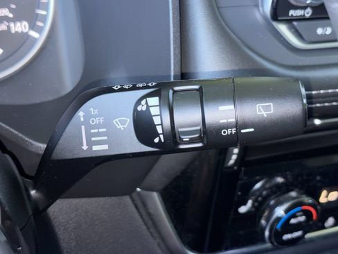 Used 2023 Nissan Rogue SL AWD/4WD image 21
