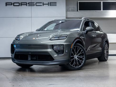 New 2026 Porsche Macan Electric RWD image 1