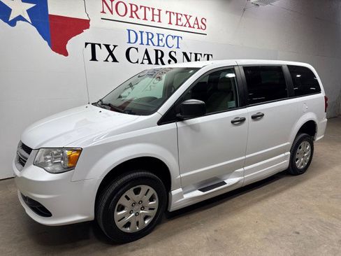 Used 2019 Dodge Grand Caravan SE w/ Power Convenience Group I image 11