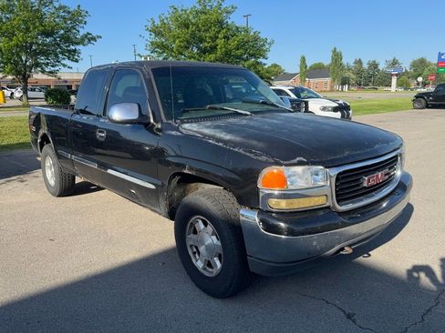 Used 2002 GMC Sierra 1500 4x4 Extended Cab w/ Sierra Professional Pkg image 1