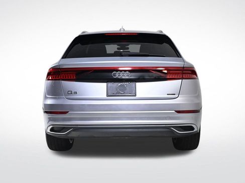 Used 2022 Audi Q8 Premium image 4