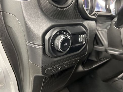 Used 2024 Jeep Wrangler Unlimited Rubicon image 16