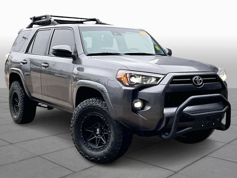 Used 2022 Toyota 4Runner SR5 image 2
