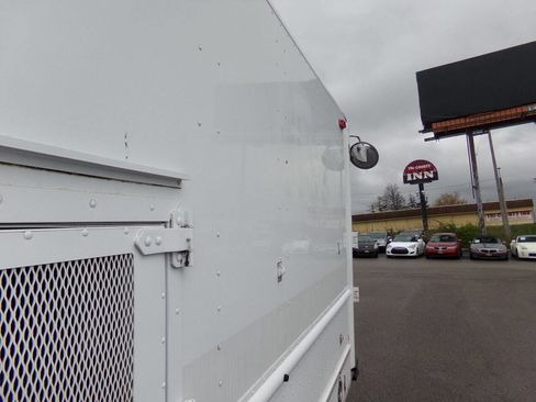 Used 2007 GMC Savana 3500 image 67