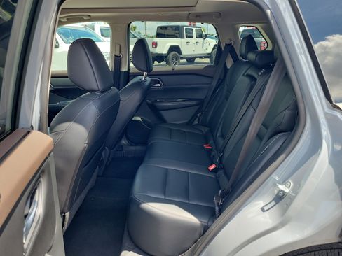 Certified 2021 Nissan Rogue SL w/ Premium Package FWD image 15