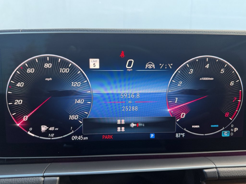 Used 2025 Mercedes-Benz GLS 580 4MATIC image 17