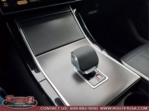 Used 2025 Land Rover Range Rover Velar Dynamic SE AWD/4WD image 31