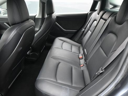 Used 2018 Tesla Model 3 Long Range image 27