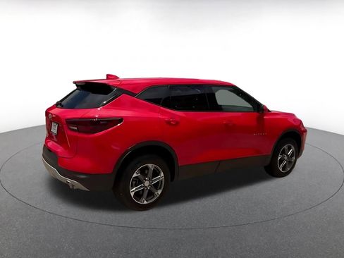 Used 2025 Chevrolet Blazer LT FWD image 12