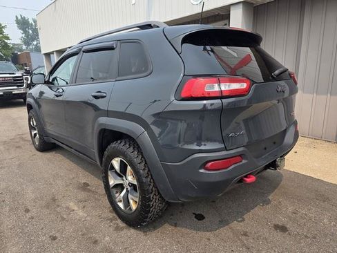 Used 2016 Jeep Cherokee Trailhawk w/ Comfort & Convenience Group AWD/4WD image 5