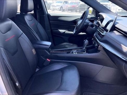 Used 2025 Jeep Compass Trailhawk AWD/4WD image 7