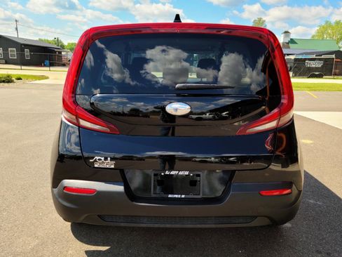 Used 2020 Kia Soul LX FWD image 5
