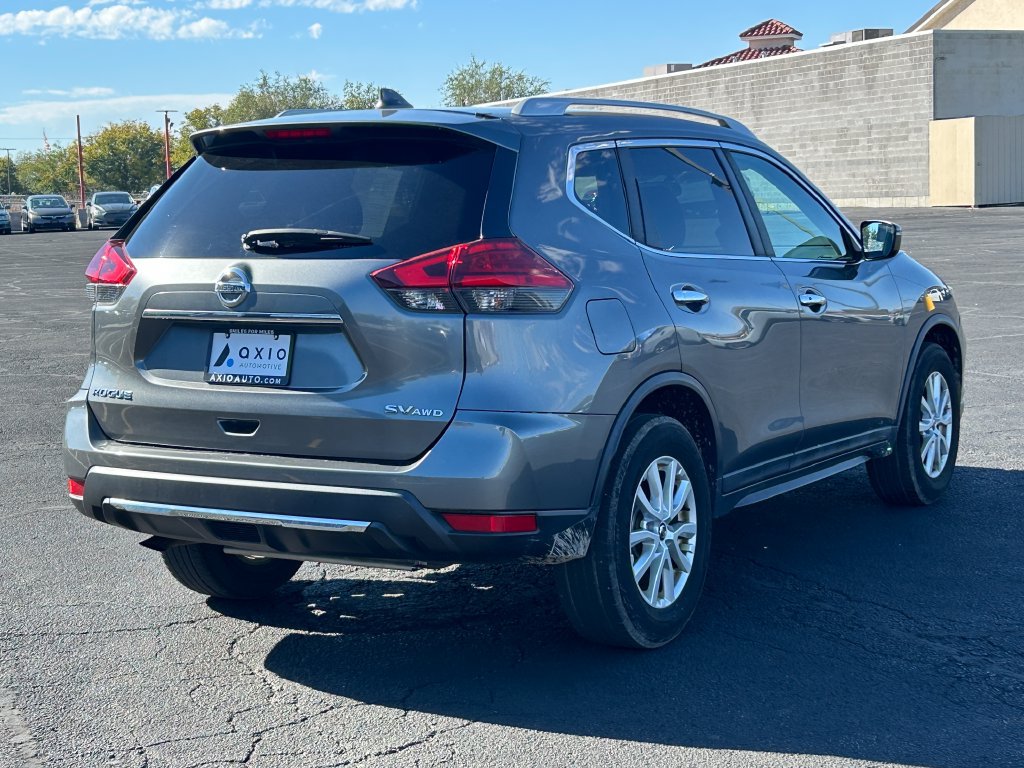 Used 2017 Nissan Rogue SV AWD/4WD image 3