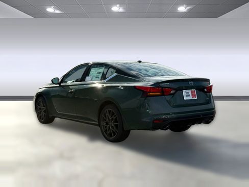 New 2025 Nissan Altima 2.5 SR image 3