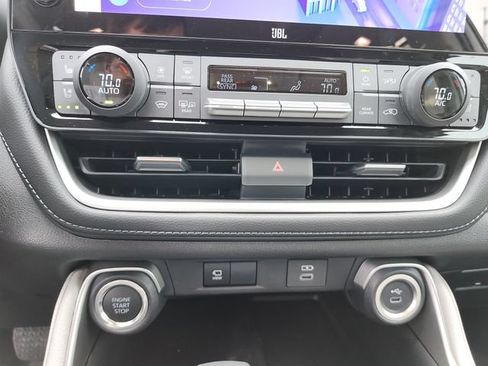 Used 2025 Toyota Grand Highlander FWD image 23