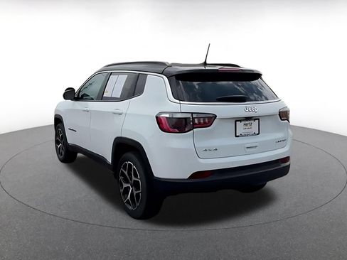 Used 2025 Jeep Compass Limited AWD/4WD image 9