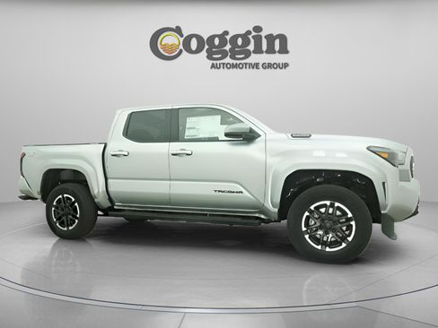 New 2025 Toyota Tacoma TRD Sport AWD/4WD image 26