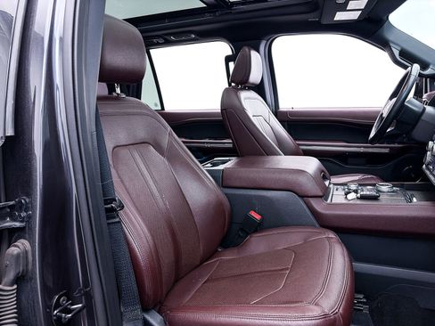 Used 2024 Ford Expedition Limited AWD/4WD image 37