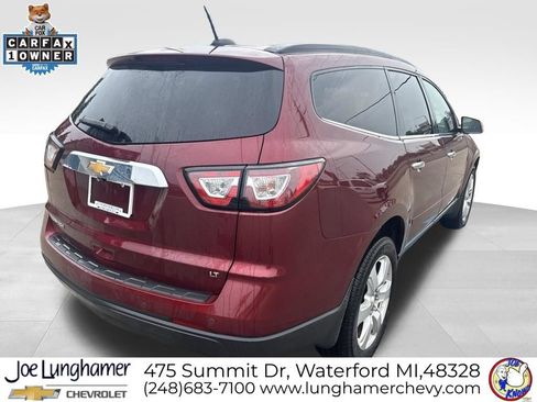 Used 2017 Chevrolet Traverse LT w/ Style and Technology Package FWD image 3