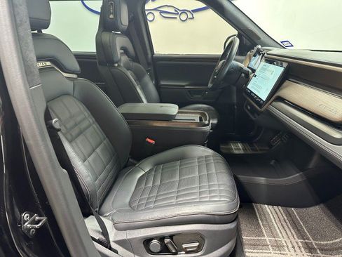 Used 2026 Rivian R1S Premium AWD/4WD image 38