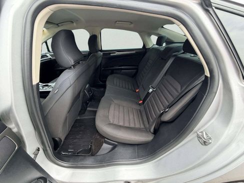 Used 2018 Ford Fusion SE FWD image 20