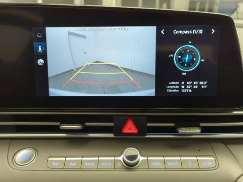 Used 2025 Hyundai Elantra SEL FWD image 17